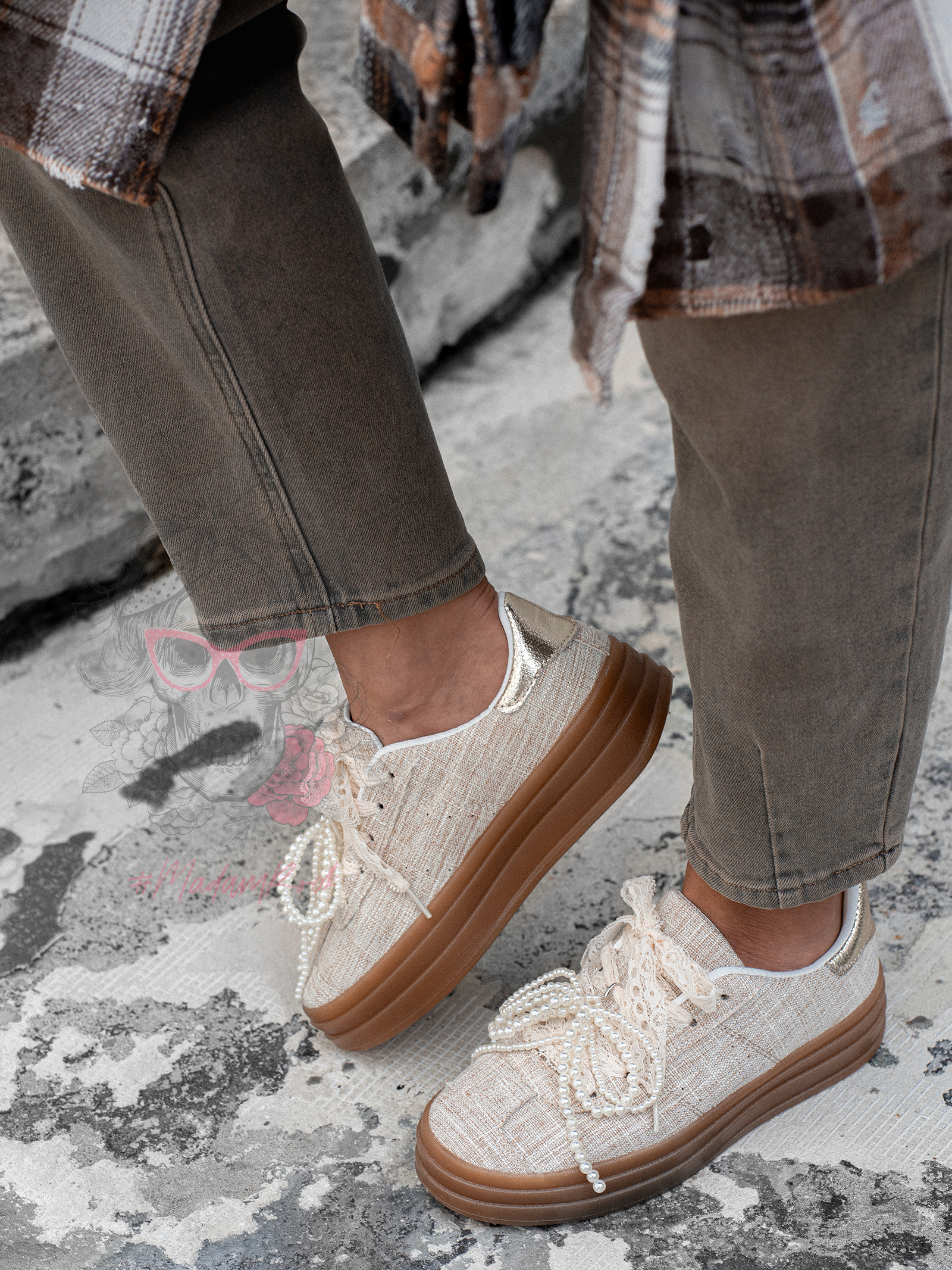 Buty sportowe z koronką Madam Miset beżowe