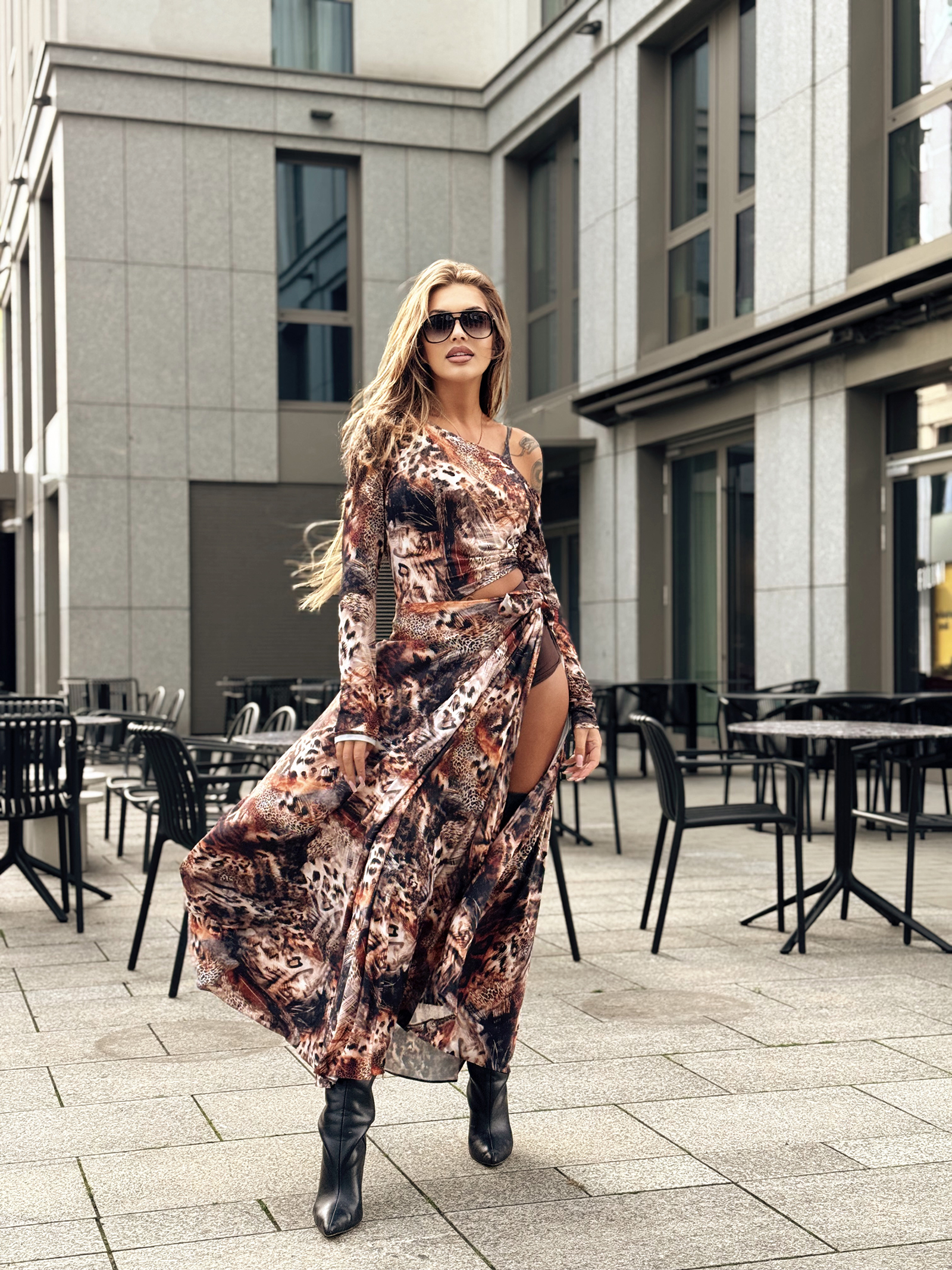 Sukienka elastyczna NB Titus brązowa