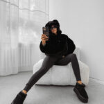 Bluza damska OLAVOGA ELIOLIE czarna ,Olavoga kolekcja damska , Olavoga moda damska , Olavoga ubrania damski , Olavoga stylizacje damskie , Olavoga streetwear damski , Olavoga moda damska premium , Olavoga stylizacje casual damskie , Olavoga ubrania damskie online , Olavoga fashion woman , Olavoga elegancka moda damska , moda damska premium , moda damska online , nowoczesna moda damska , nowoczesne ubrania damskie , ubrania damskie streetwear , elegancka moda damska online , casual moda damska , odzież damska streetwear , stylizacje damskie casual , luksusowa moda damska , sklep online , sklep internetowy , zakupy , wyprzedaż , outlet ,