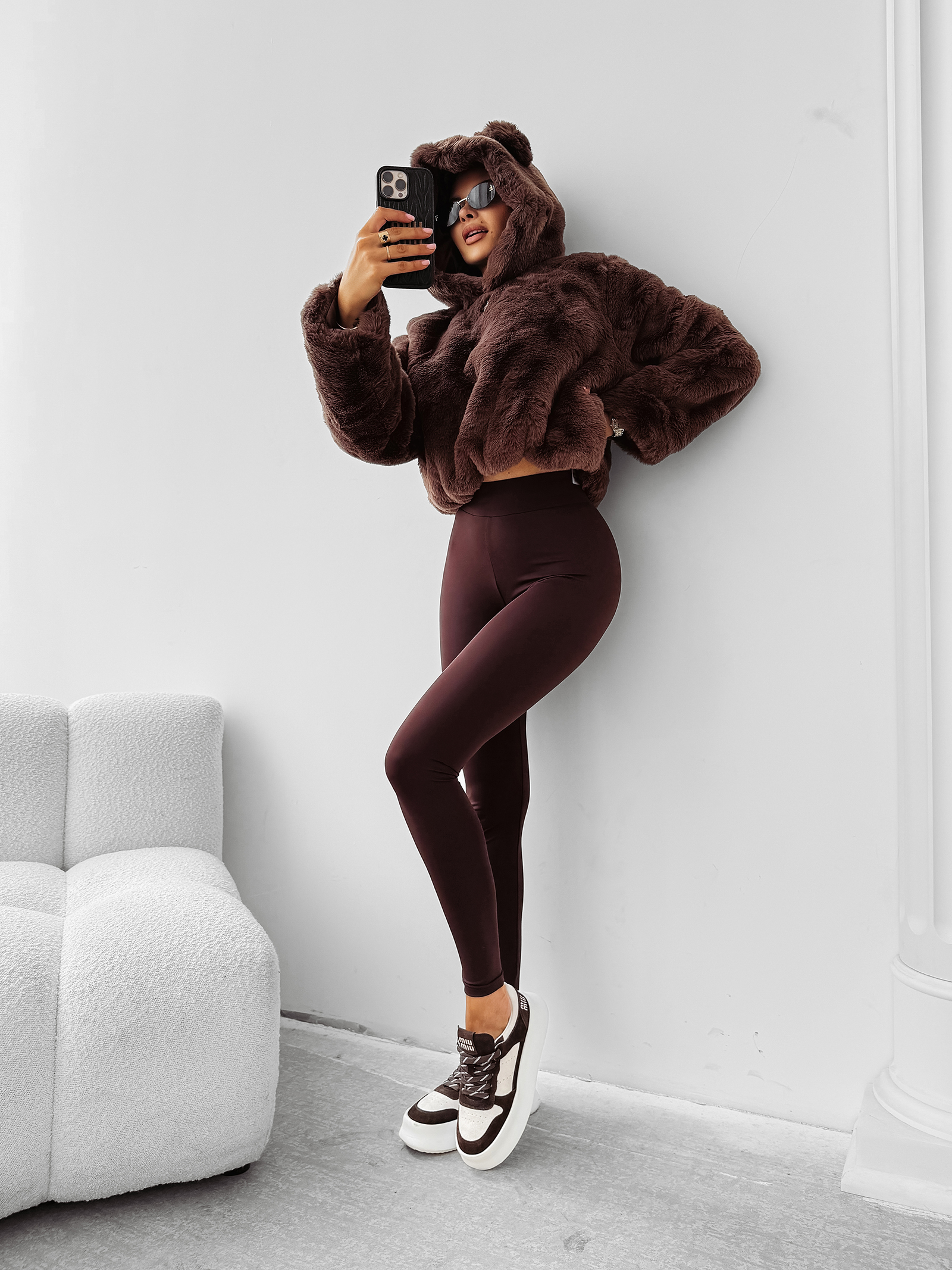 Bluza damska OLAVOGA ELIOLIE brązowa ,Olavoga kolekcja damska , Olavoga moda damska , Olavoga ubrania damski , Olavoga stylizacje damskie , Olavoga streetwear damski , Olavoga moda damska premium , Olavoga stylizacje casual damskie , Olavoga ubrania damskie online , Olavoga fashion woman , Olavoga elegancka moda damska , moda damska premium , moda damska online , nowoczesna moda damska , nowoczesne ubrania damskie , ubrania damskie streetwear , elegancka moda damska online , casual moda damska , odzież damska streetwear , stylizacje damskie casual , luksusowa moda damska , sklep online , sklep internetowy , zakupy , wyprzedaż , outlet ,