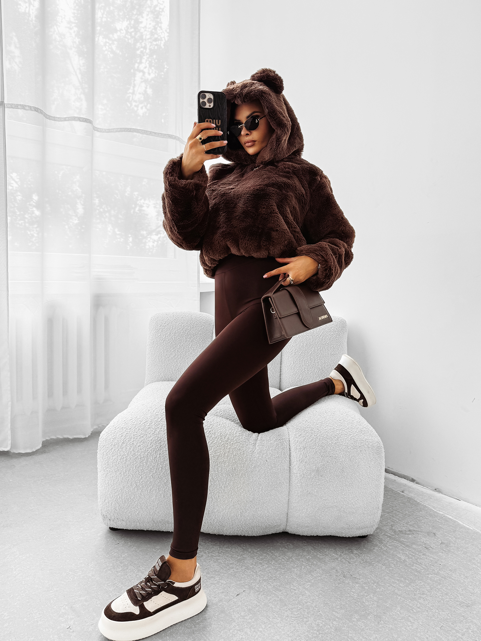 Bluza damska OLAVOGA ELIOLIE brązowa ,Olavoga kolekcja damska , Olavoga moda damska , Olavoga ubrania damski , Olavoga stylizacje damskie , Olavoga streetwear damski , Olavoga moda damska premium , Olavoga stylizacje casual damskie , Olavoga ubrania damskie online , Olavoga fashion woman , Olavoga elegancka moda damska , moda damska premium , moda damska online , nowoczesna moda damska , nowoczesne ubrania damskie , ubrania damskie streetwear , elegancka moda damska online , casual moda damska , odzież damska streetwear , stylizacje damskie casual , luksusowa moda damska , sklep online , sklep internetowy , zakupy , wyprzedaż , outlet ,