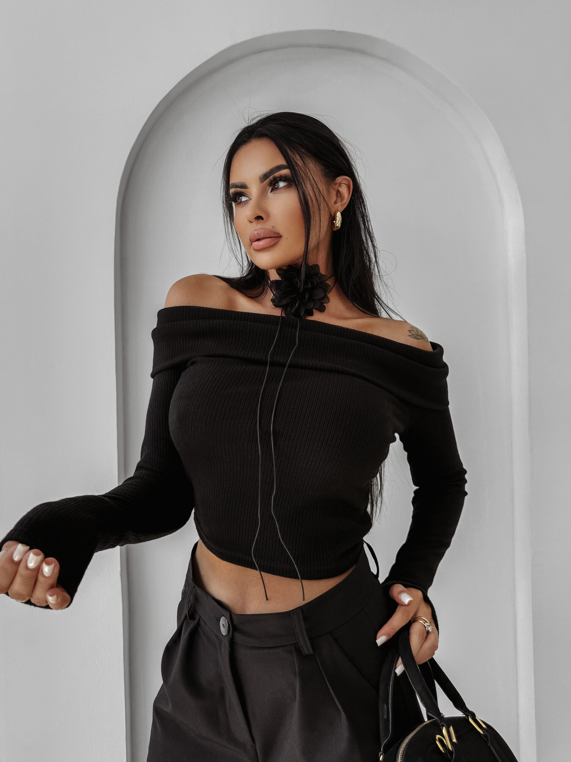 Bluzka prążkowana OLAVOGA CREAMED FOG czarna