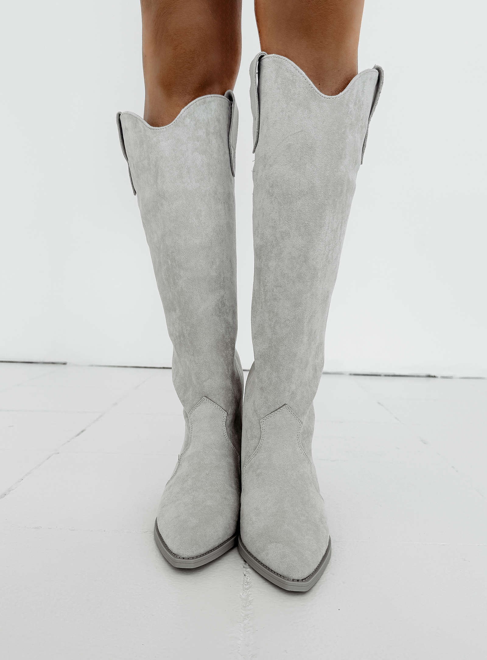 Kozaki kowbojki zamszowe OLAVOGA POINT beżowe