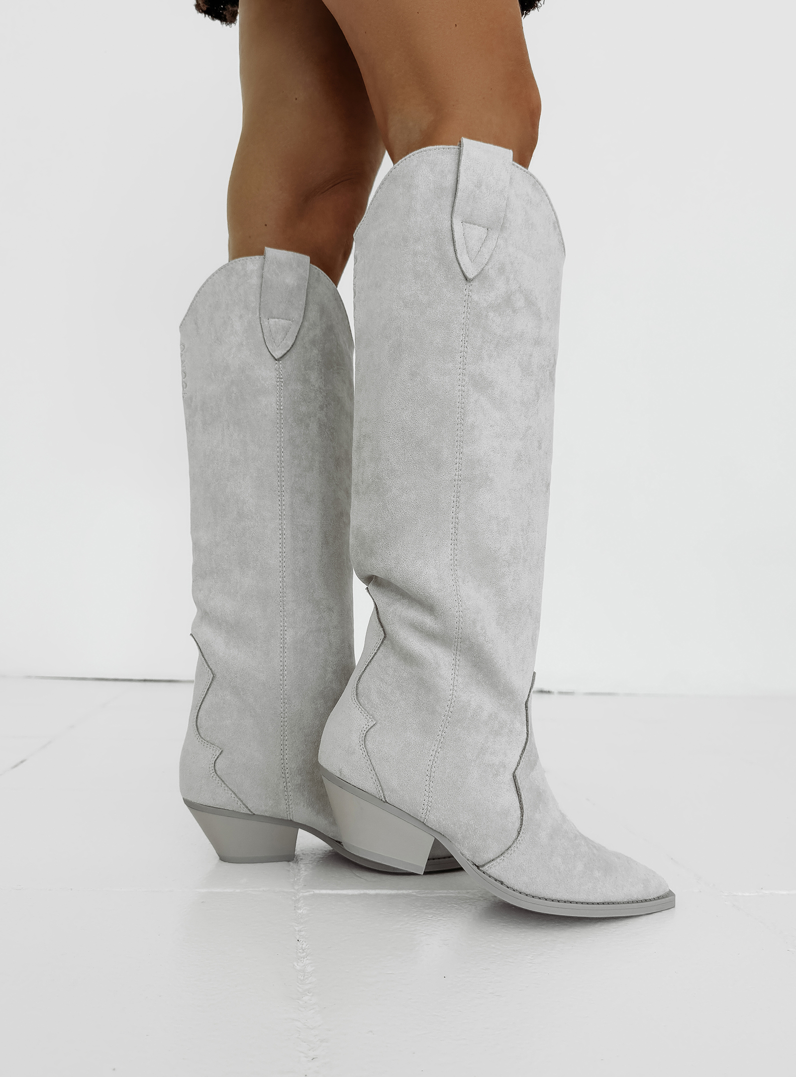 Kozaki kowbojki zamszowe OLAVOGA POINT beżowe