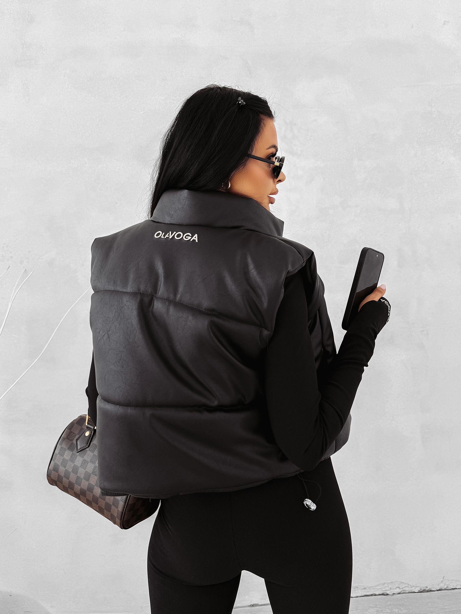 Kamizelka damska OLAVOGA PUFF CLOUD czarna ,Olavoga kolekcja damska , Olavoga moda damska , Olavoga ubrania damski , Olavoga stylizacje damskie , Olavoga streetwear damski , Olavoga moda damska premium , Olavoga stylizacje casual damskie , Olavoga ubrania damskie online , Olavoga fashion woman , Olavoga elegancka moda damska , moda damska premium , moda damska online , nowoczesna moda damska , nowoczesne ubrania damskie , ubrania damskie streetwear , elegancka moda damska online , casual moda damska , odzież damska streetwear , stylizacje damskie casual , luksusowa moda damska , sklep online , sklep internetowy , zakupy , wyprzedaż , outlet ,