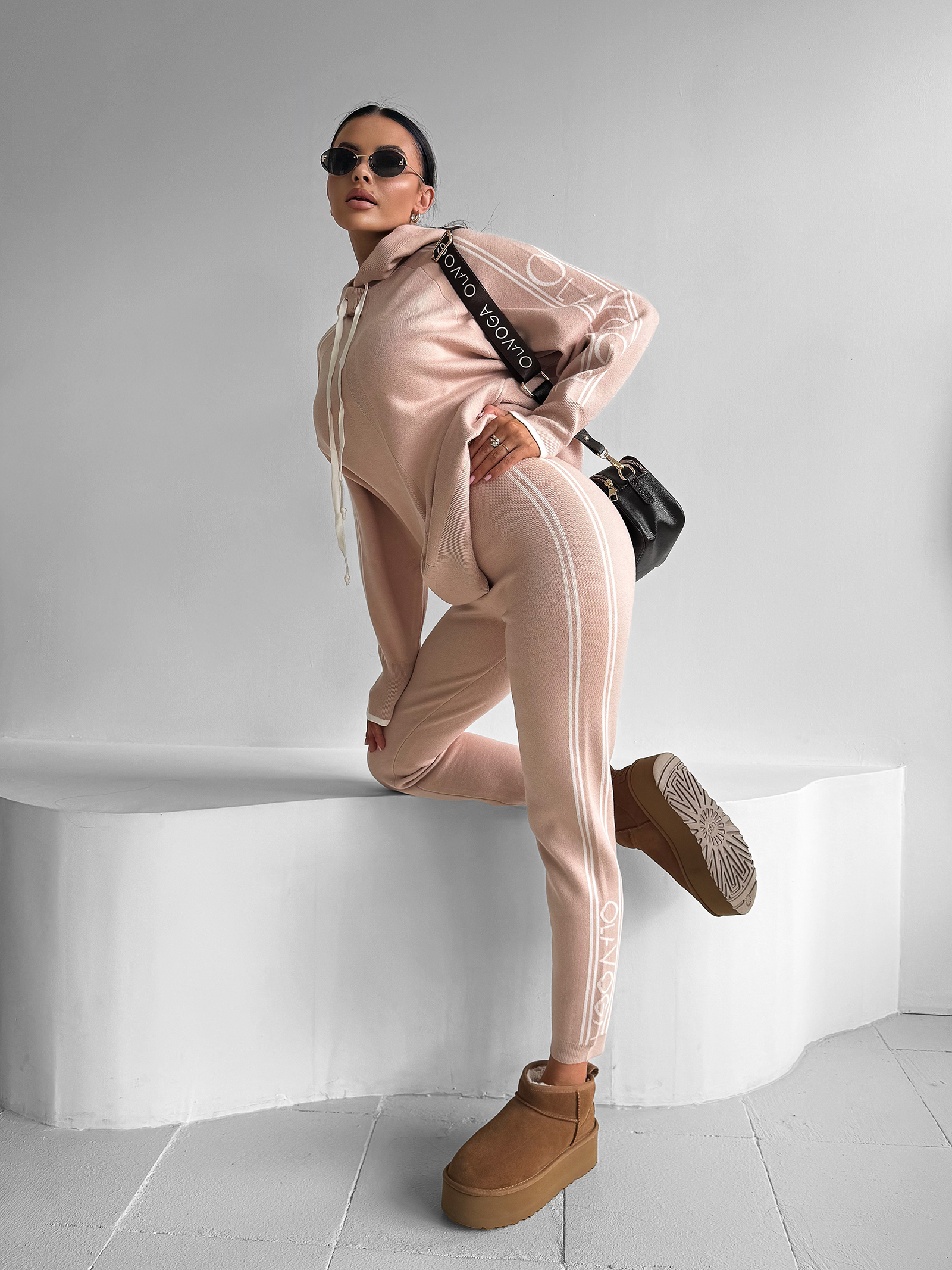 Komplet damski OLAVOGA LAROSE beżowy