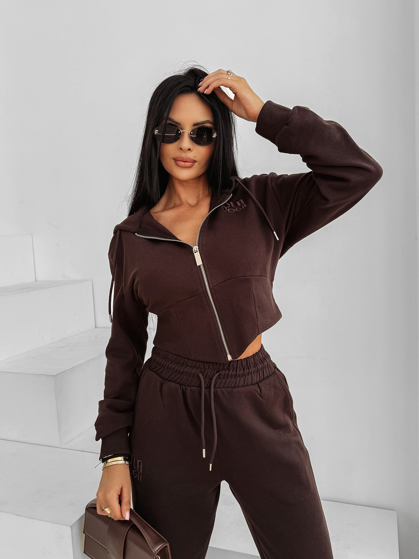 Komplet damski OLAVOGA SANCTUARY brązowy ,Olavoga kolekcja damska , Olavoga moda damska , Olavoga ubrania damski , Olavoga stylizacje damskie , Olavoga streetwear damski , Olavoga moda damska premium , Olavoga stylizacje casual damskie , Olavoga ubrania damskie online , Olavoga fashion woman , Olavoga elegancka moda damska , moda damska premium , moda damska online , nowoczesna moda damska , nowoczesne ubrania damskie , ubrania damskie streetwear , elegancka moda damska online , casual moda damska , odzież damska streetwear , stylizacje damskie casual , luksusowa moda damska , sklep online , sklep internetowy , zakupy , wyprzedaż , outlet ,