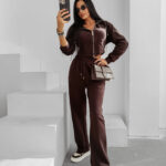 Komplet damski OLAVOGA SANCTUARY brązowy ,Olavoga kolekcja damska , Olavoga moda damska , Olavoga ubrania damski , Olavoga stylizacje damskie , Olavoga streetwear damski , Olavoga moda damska premium , Olavoga stylizacje casual damskie , Olavoga ubrania damskie online , Olavoga fashion woman , Olavoga elegancka moda damska , moda damska premium , moda damska online , nowoczesna moda damska , nowoczesne ubrania damskie , ubrania damskie streetwear , elegancka moda damska online , casual moda damska , odzież damska streetwear , stylizacje damskie casual , luksusowa moda damska , sklep online , sklep internetowy , zakupy , wyprzedaż , outlet ,