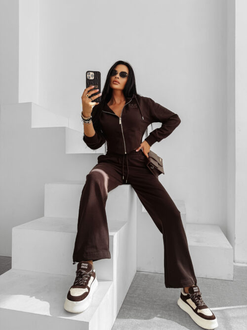 Komplet damski OLAVOGA SANCTUARY brązowy , Olavoga kolekcja damska sklep internetowy, Olavoga moda damska butik partnerski, Olavoga ubrania damskie butik online, Olavoga stylizacje damskie sklep online, MadamRock i Olavoga moda damska premium, Olavoga kobiecy look butik internetowy, MadamRock butik partnerski damska kolekcja, Olavoga damska moda butik, Olavoga fashion woman sklep online, Olavoga butik partnerski moda damska, MadamRock sklep internetowy moda damska, Olavoga elegancka moda damska butik online, MadamRock stylizacje damskie premium, Olavoga butik moda damska casual, MadamRock butik partnerski styl kobiecy, Olavoga luksusowa moda damska butik, Olavoga trendy moda damska sklep online, MadamRock i Olavoga butik internetowy, moda damska sklep internetowy, stylizacje kobiece sklep online, elegancka moda damska butik, nowoczesna moda damska butik partnerski, kobiecy look casual sklep online, luksusowa moda damska sklep internetowy, damski street style butik online, nowoczesne ubrania damskie butik, moda damska premium sklep internetowy, kobieca moda casual butik partnerski, trendy fashion woman sklep online, kapsułowa moda damska butik internetowy