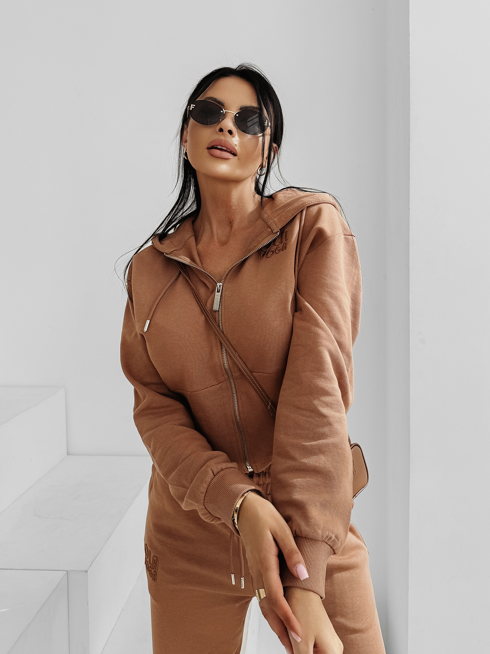 Komplet damski OLAVOGA SANCTUARY mocca ,Olavoga kolekcja damska , Olavoga moda damska , Olavoga ubrania damski , Olavoga stylizacje damskie , Olavoga streetwear damski , Olavoga moda damska premium , Olavoga stylizacje casual damskie , Olavoga ubrania damskie online , Olavoga fashion woman , Olavoga elegancka moda damska , moda damska premium , moda damska online , nowoczesna moda damska , nowoczesne ubrania damskie , ubrania damskie streetwear , elegancka moda damska online , casual moda damska , odzież damska streetwear , stylizacje damskie casual , luksusowa moda damska , sklep online , sklep internetowy , zakupy , wyprzedaż , outlet ,