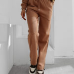 Komplet damski OLAVOGA SANCTUARY mocca ,Olavoga kolekcja damska , Olavoga moda damska , Olavoga ubrania damski , Olavoga stylizacje damskie , Olavoga streetwear damski , Olavoga moda damska premium , Olavoga stylizacje casual damskie , Olavoga ubrania damskie online , Olavoga fashion woman , Olavoga elegancka moda damska , moda damska premium , moda damska online , nowoczesna moda damska , nowoczesne ubrania damskie , ubrania damskie streetwear , elegancka moda damska online , casual moda damska , odzież damska streetwear , stylizacje damskie casual , luksusowa moda damska , sklep online , sklep internetowy , zakupy , wyprzedaż , outlet ,