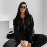 Komplet damski OLAVOGA SANCTUARY czarny ,Olavoga kolekcja damska , Olavoga moda damska , Olavoga ubrania damski , Olavoga stylizacje damskie , Olavoga streetwear damski , Olavoga moda damska premium , Olavoga stylizacje casual damskie , Olavoga ubrania damskie online , Olavoga fashion woman , Olavoga elegancka moda damska , moda damska premium , moda damska online , nowoczesna moda damska , nowoczesne ubrania damskie , ubrania damskie streetwear , elegancka moda damska online , casual moda damska , odzież damska streetwear , stylizacje damskie casual , luksusowa moda damska , sklep online , sklep internetowy , zakupy , wyprzedaż , outlet ,