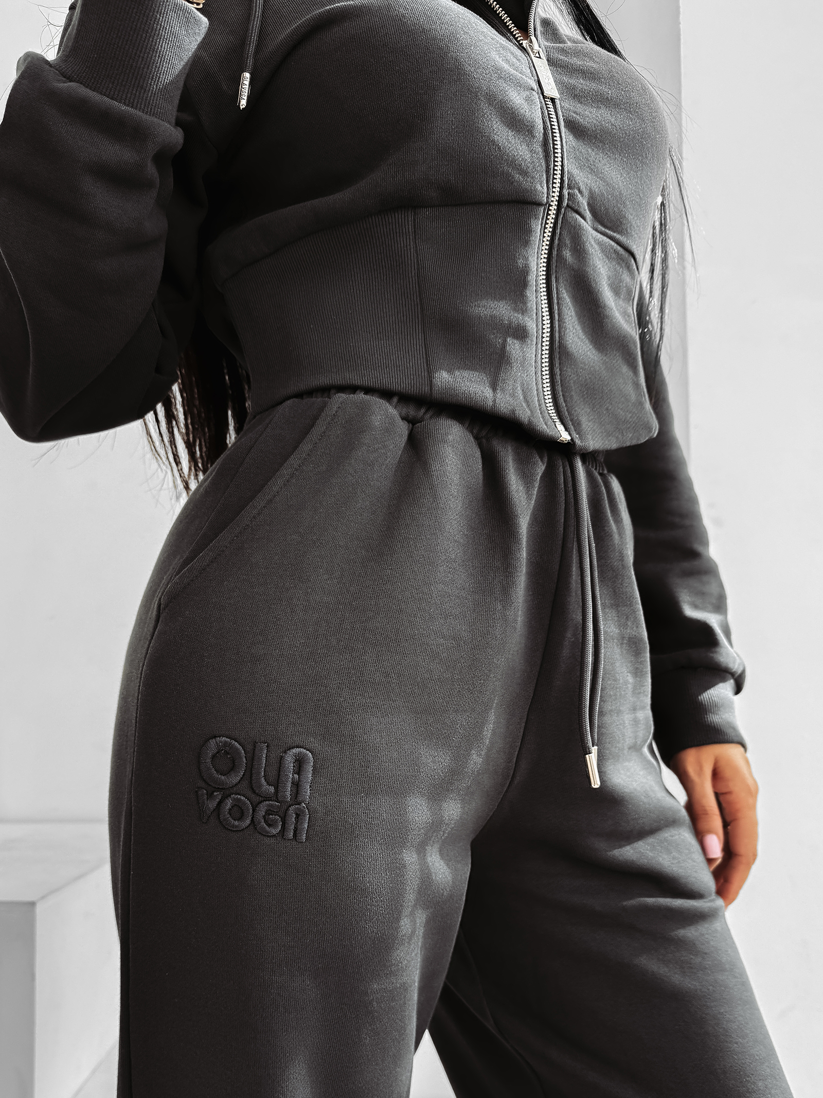 Komplet damski OLAVOGA SANCTUARY grafitowy , Olavoga kolekcja damska sklep internetowy, Olavoga moda damska butik partnerski, Olavoga ubrania damskie butik online, Olavoga stylizacje damskie sklep online, MadamRock i Olavoga moda damska premium, Olavoga kobiecy look butik internetowy, MadamRock butik partnerski damska kolekcja, Olavoga damska moda butik, Olavoga fashion woman sklep online, Olavoga butik partnerski moda damska, MadamRock sklep internetowy moda damska, Olavoga elegancka moda damska butik online, MadamRock stylizacje damskie premium, Olavoga butik moda damska casual, MadamRock butik partnerski styl kobiecy, Olavoga luksusowa moda damska butik, Olavoga trendy moda damska sklep online, MadamRock i Olavoga butik internetowy, moda damska sklep internetowy, stylizacje kobiece sklep online, elegancka moda damska butik, nowoczesna moda damska butik partnerski, kobiecy look casual sklep online, luksusowa moda damska sklep internetowy, damski street style butik online, nowoczesne ubrania damskie butik, moda damska premium sklep internetowy, kobieca moda casual butik partnerski, trendy fashion woman sklep online, kapsułowa moda damska butik internetowy