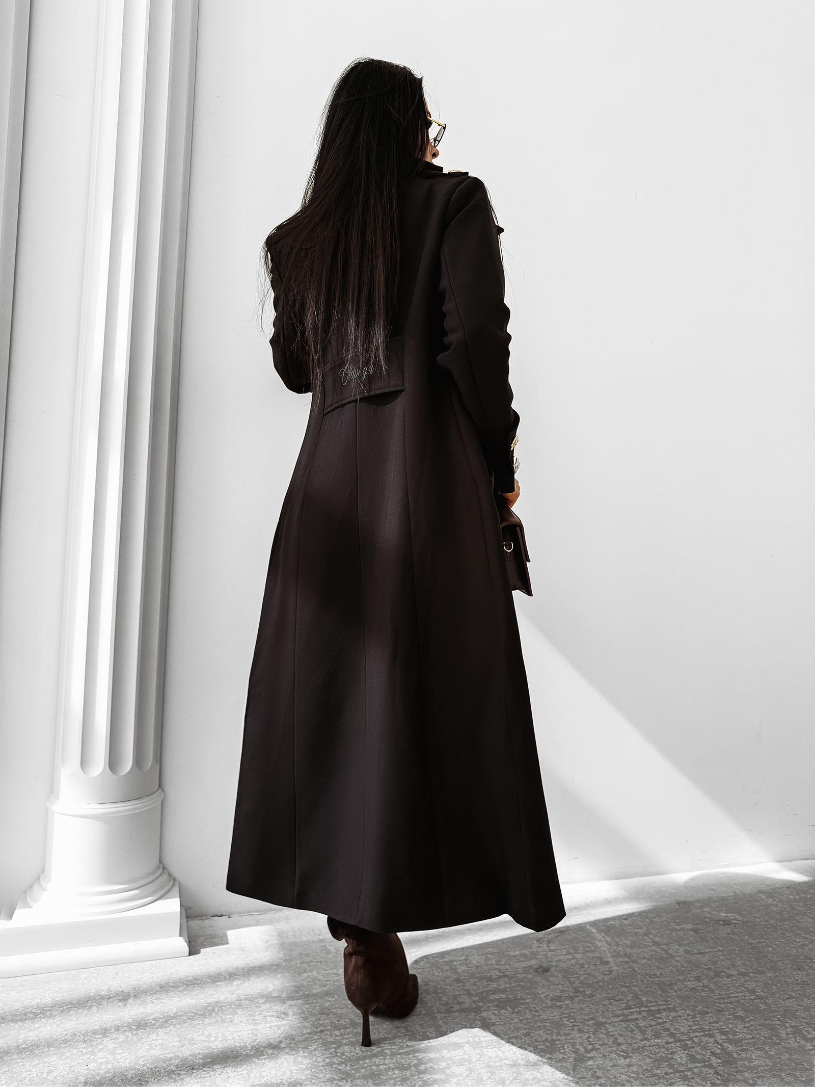 Płaszcz damski OLAVOGA ZAUS czarny ,Olavoga kolekcja damska , Olavoga moda damska , Olavoga ubrania damski , Olavoga stylizacje damskie , Olavoga streetwear damski , Olavoga moda damska premium , Olavoga stylizacje casual damskie , Olavoga ubrania damskie online , Olavoga fashion woman , Olavoga elegancka moda damska , moda damska premium , moda damska online , nowoczesna moda damska , nowoczesne ubrania damskie , ubrania damskie streetwear , elegancka moda damska online , casual moda damska , odzież damska streetwear , stylizacje damskie casual , luksusowa moda damska , sklep online , sklep internetowy , zakupy , wyprzedaż , outlet ,