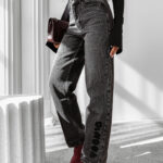 Spodnie damskie OLAVOGA NIDO czarne ,Olavoga kolekcja damska , Olavoga moda damska , Olavoga ubrania damski , Olavoga stylizacje damskie , Olavoga streetwear damski , Olavoga moda damska premium , Olavoga stylizacje casual damskie , Olavoga ubrania damskie online , Olavoga fashion woman , Olavoga elegancka moda damska , moda damska premium , moda damska online , nowoczesna moda damska , nowoczesne ubrania damskie , ubrania damskie streetwear , elegancka moda damska online , casual moda damska , odzież damska streetwear , stylizacje damskie casual , luksusowa moda damska , sklep online , sklep internetowy , zakupy , wyprzedaż , outlet ,