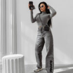 Spodnie damskie OLAVOGA NIDO szare ,Olavoga kolekcja damska , Olavoga moda damska , Olavoga ubrania damski , Olavoga stylizacje damskie , Olavoga streetwear damski , Olavoga moda damska premium , Olavoga stylizacje casual damskie , Olavoga ubrania damskie online , Olavoga fashion woman , Olavoga elegancka moda damska , moda damska premium , moda damska online , nowoczesna moda damska , nowoczesne ubrania damskie , ubrania damskie streetwear , elegancka moda damska online , casual moda damska , odzież damska streetwear , stylizacje damskie casual , luksusowa moda damska , sklep online , sklep internetowy , zakupy , wyprzedaż , outlet ,