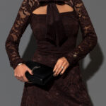 Sukienka koronkowa NB Mammiste brązowa