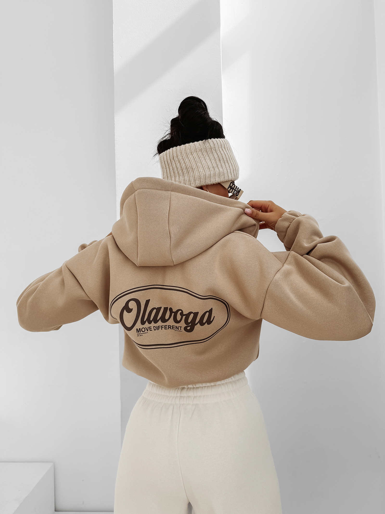 Bluza damska OLAVOGA CREATIVA beżowa Bluza damska OLAVOGA CREATIVA beżowa