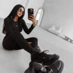 Workery damskie OLAVOGA BADDIE czarne prezentowane na modelce