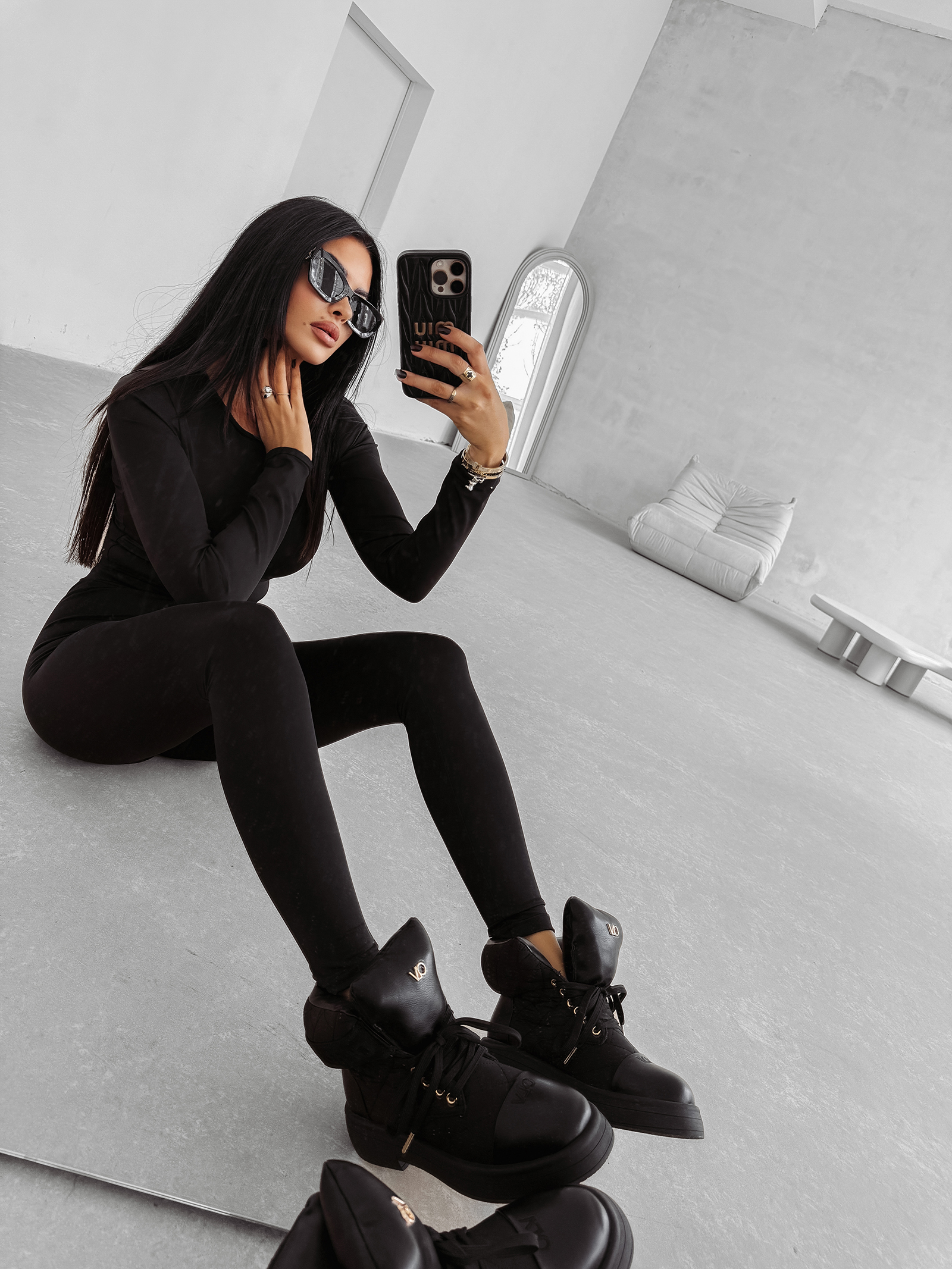 Workery damskie OLAVOGA BADDIE czarne Workery damskie OLAVOGA BADDIE czarne prezentowane na modelce