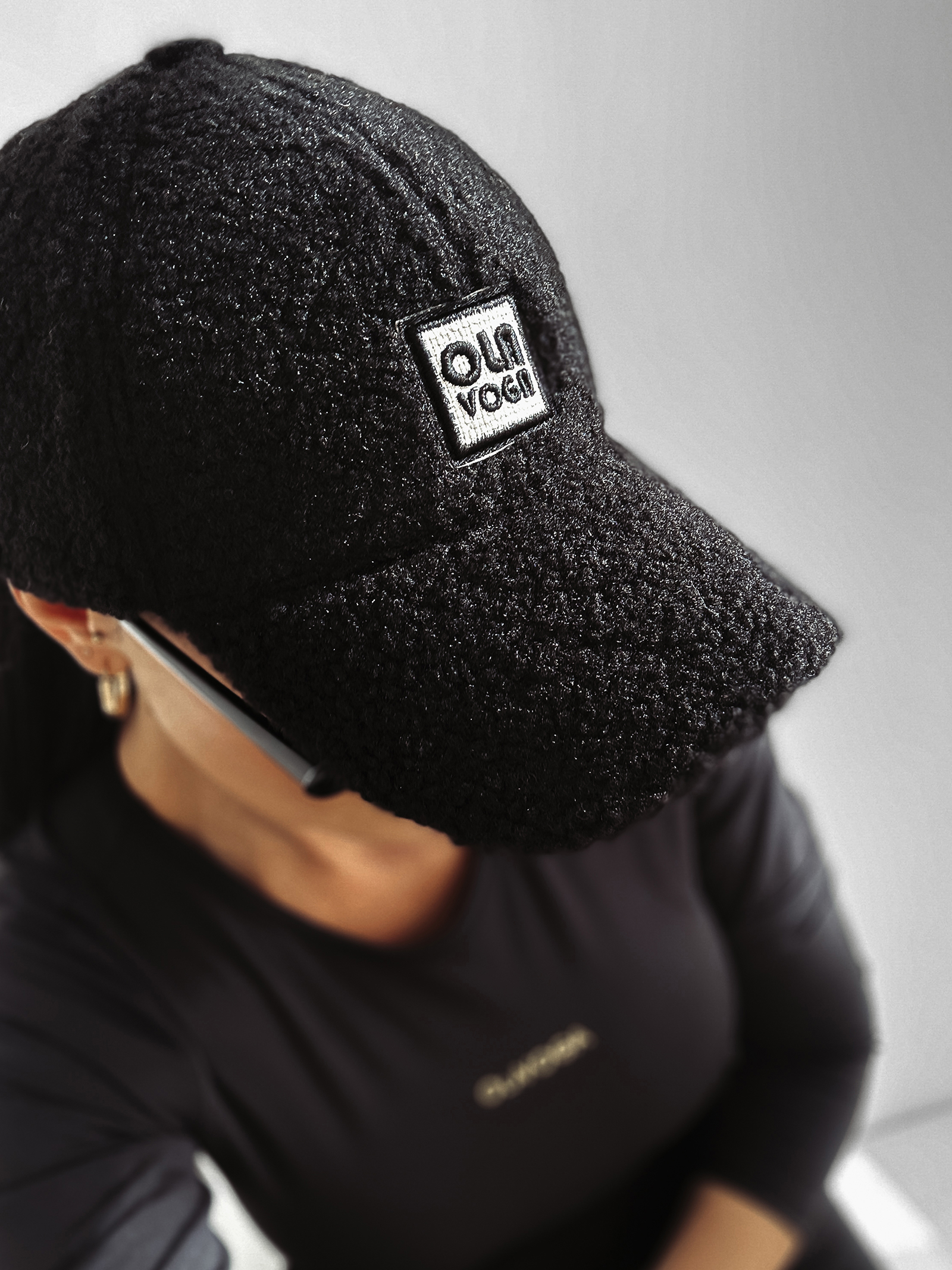 Czapka z daszkiem OLAVOGA SAAL czarna