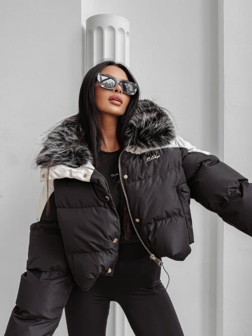 Kurtka damska OLAVOGA PULLY czarna prezentowana na modelce przodem w zbliżeniu