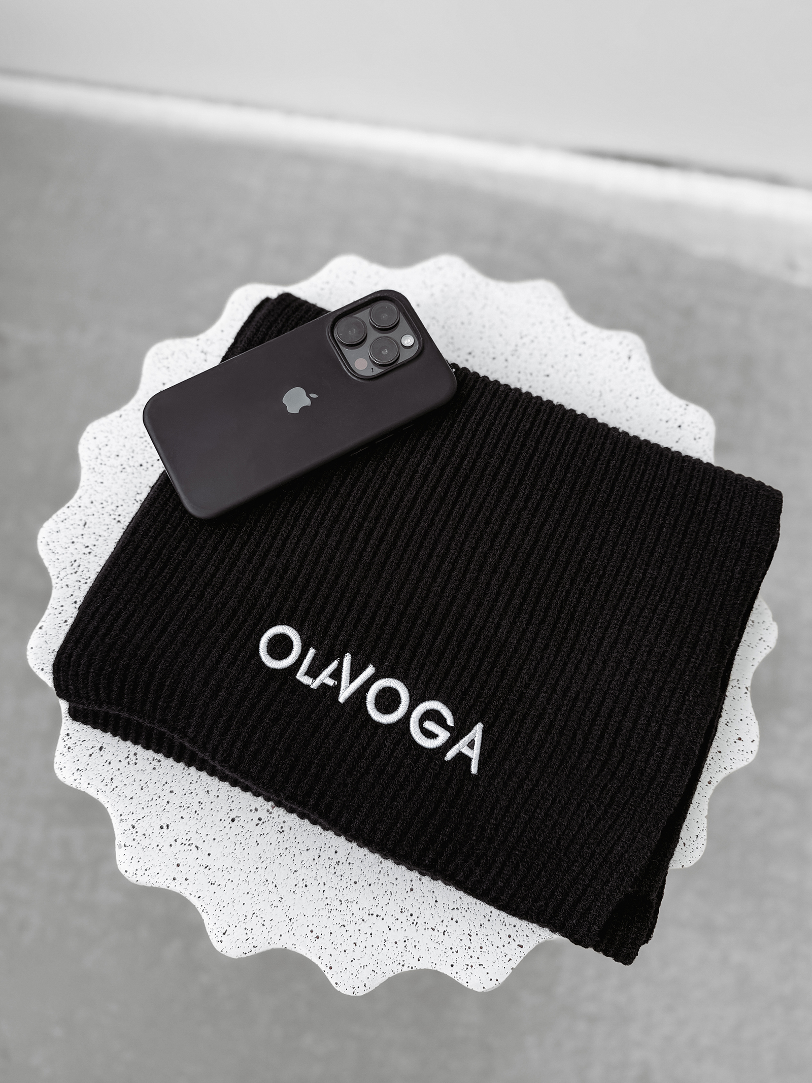 Szalik dzianinowy OLAVOGA VIVAMITO czarny Szalik dzianinowy OLAVOGA VIVAMITO czarny