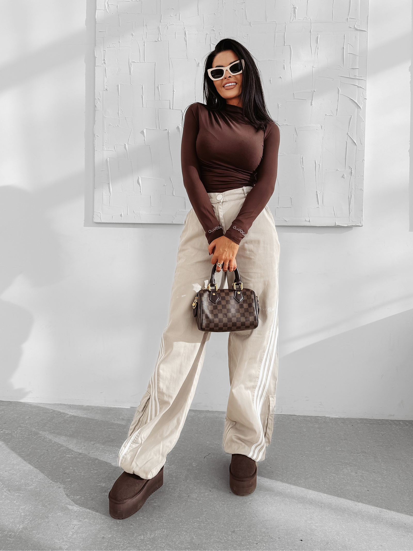 Bluzka damska OLAVOGA NERELIA czekoladowa Bluzka damska OLAVOGA NERELIA czekoladowa