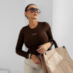 Bluzka damska OLAVOGA SIMBI brązowa