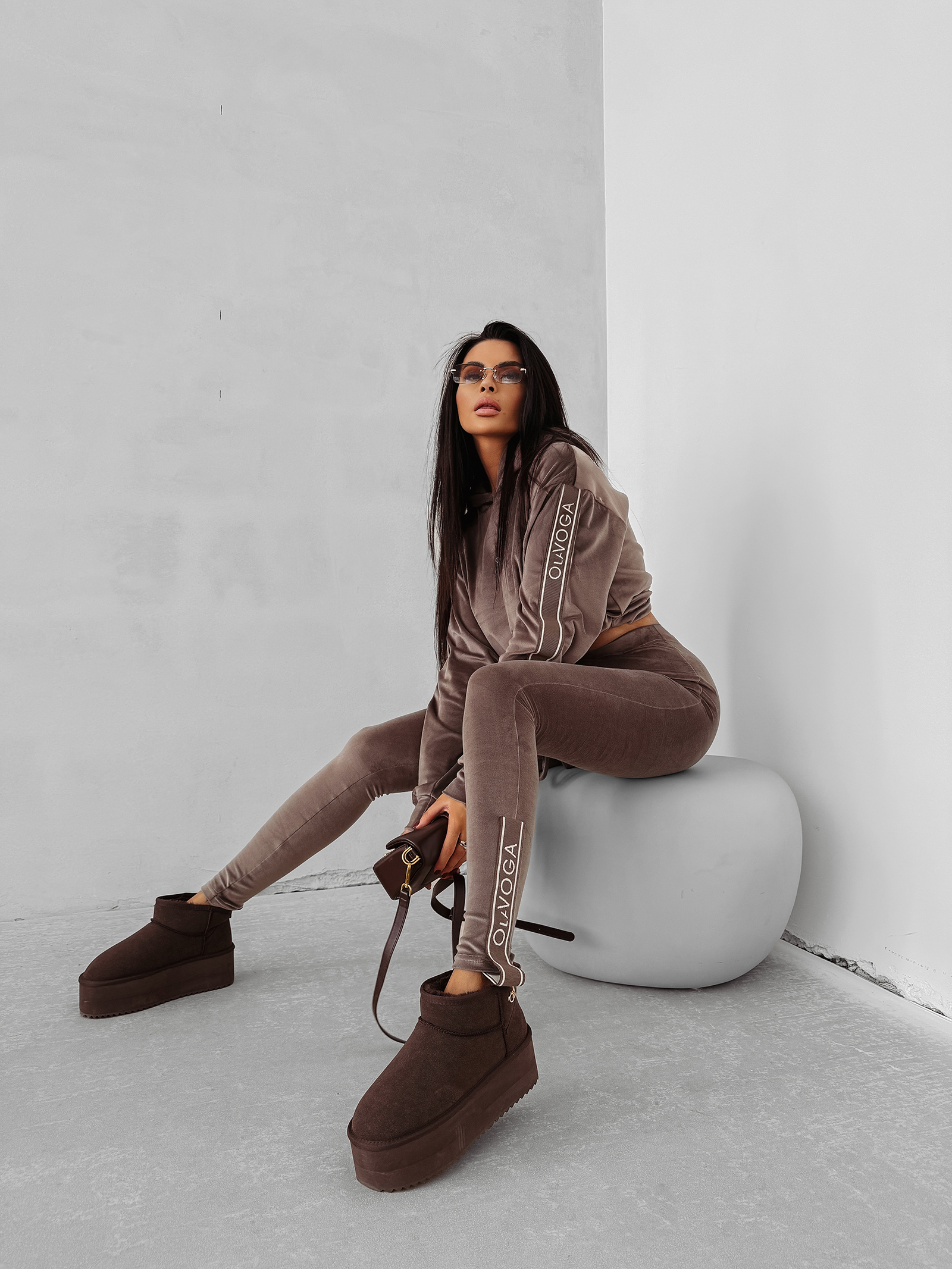 Komplet damski OLAVOGA VELVET AURA latte