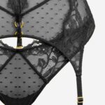 Koronkowy zestaw bielizny damskiej czarny- gorset z brazylianami