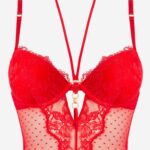 Koronkowy zestaw bielizny damskiej czerwony- gorset z brazylianami
