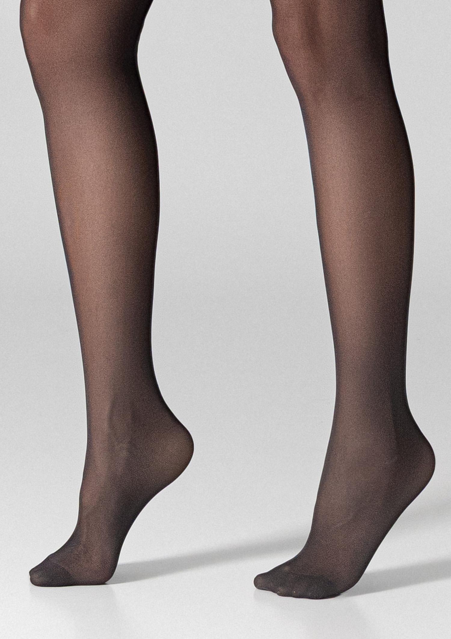 Rajstopy damskie czarne półmatowe z modelującą częścią majtkową Rajstopy damskie czarne półmatowe z modelującą częścią majtkową