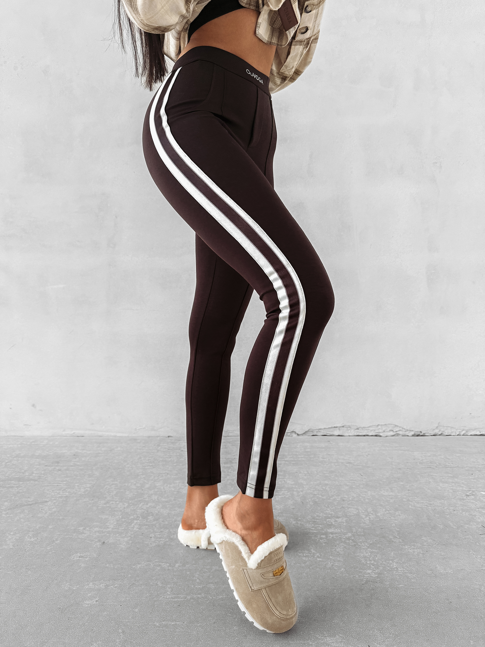 Legginsy dopasowane OLAVOGA STRECH brązowe