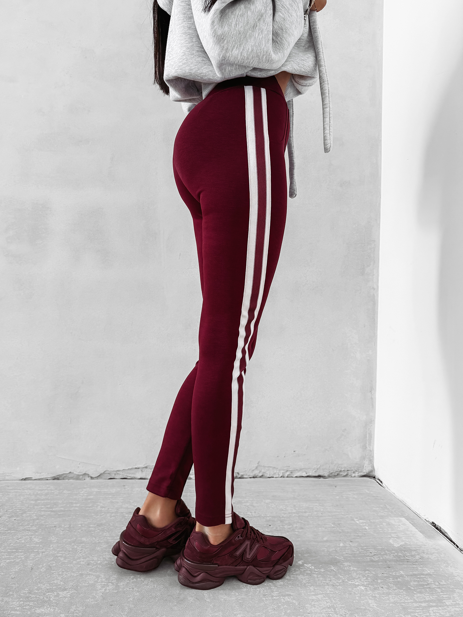 Legginsy dopasowane OLAVOGA STRECH bordowe Legginsy dopasowane OLAVOGA STRECH bordowe