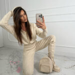 Komplet dres sweterkowy damski BONNIE & CARLEE OLAVOGA beżowy