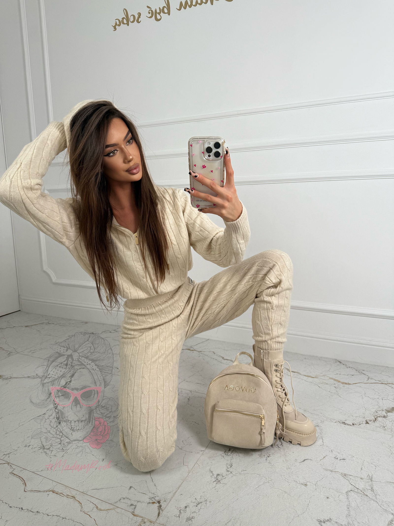 Komplet dres sweterkowy damski BONNIE & CARLEE OLAVOGA beżowy Komplet dres sweterkowy damski BONNIE & CARLEE OLAVOGA beżowy