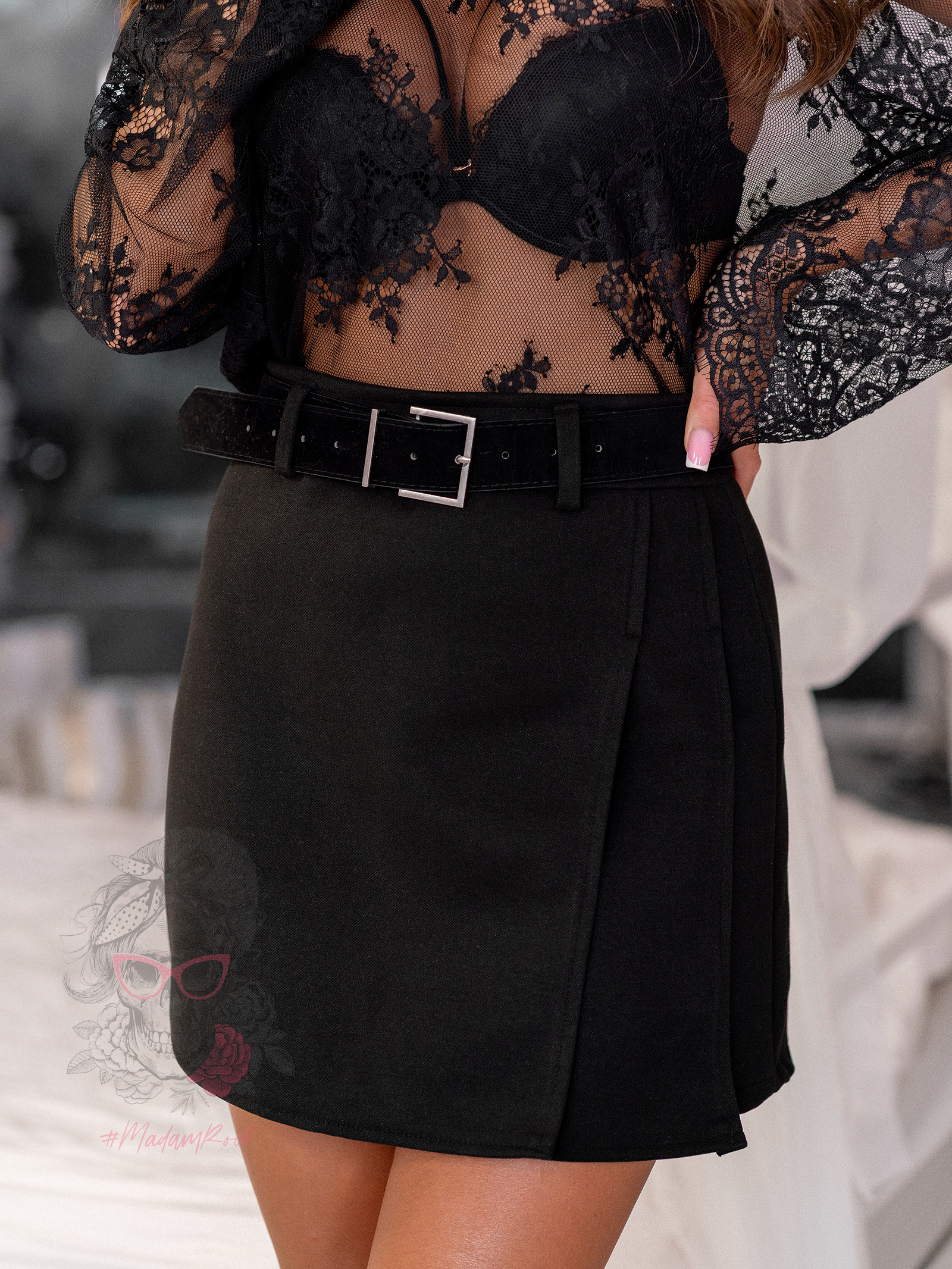 Spódniczko-spodenki z paskiem Motion czarne Spódniczko-spodenki z paskiem Motion czarne