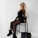 Sukienka koronkowa OLAVOGA DARK SPICE czarna