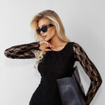 Sukienka koronkowa OLAVOGA DARK SPICE czarna