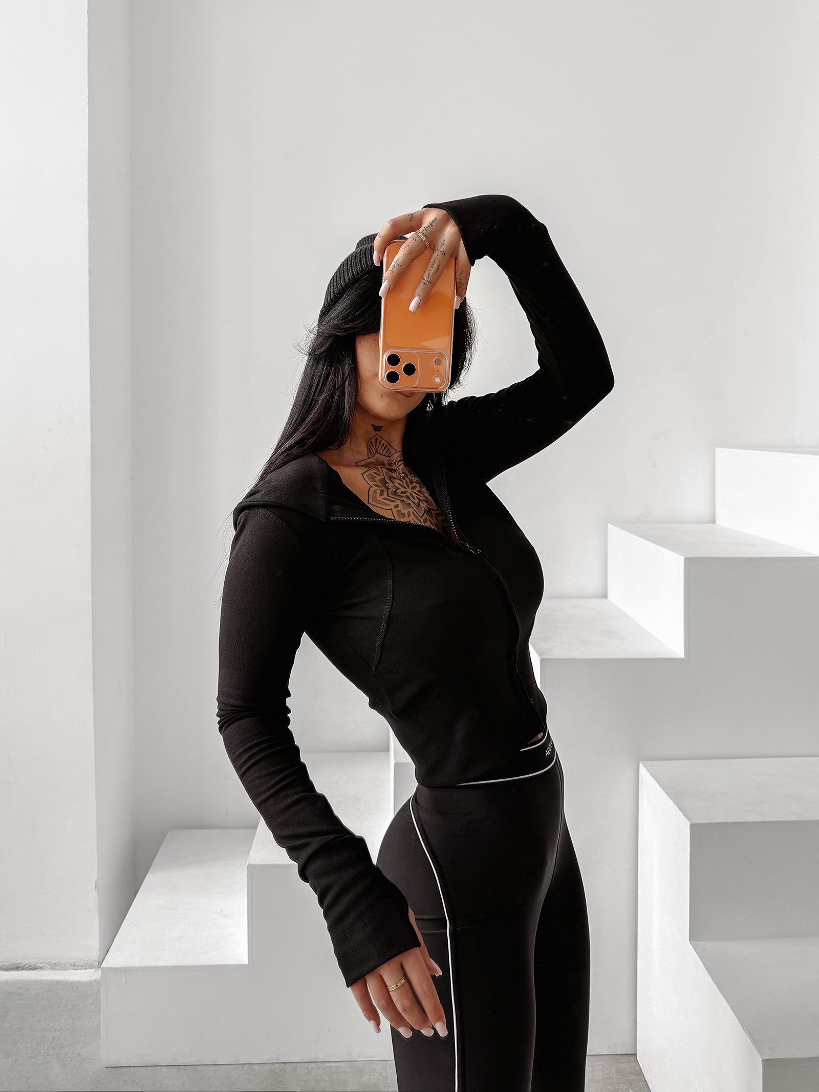 Bluza damska OLAVOGA EMERA czarna Bluza damska OLAVOGA EMERA czarna