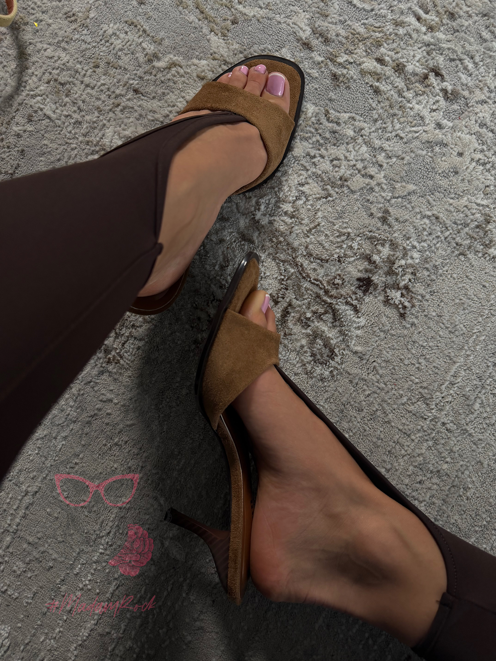 Klapki na szpilce zamszowe Casada karmelowe