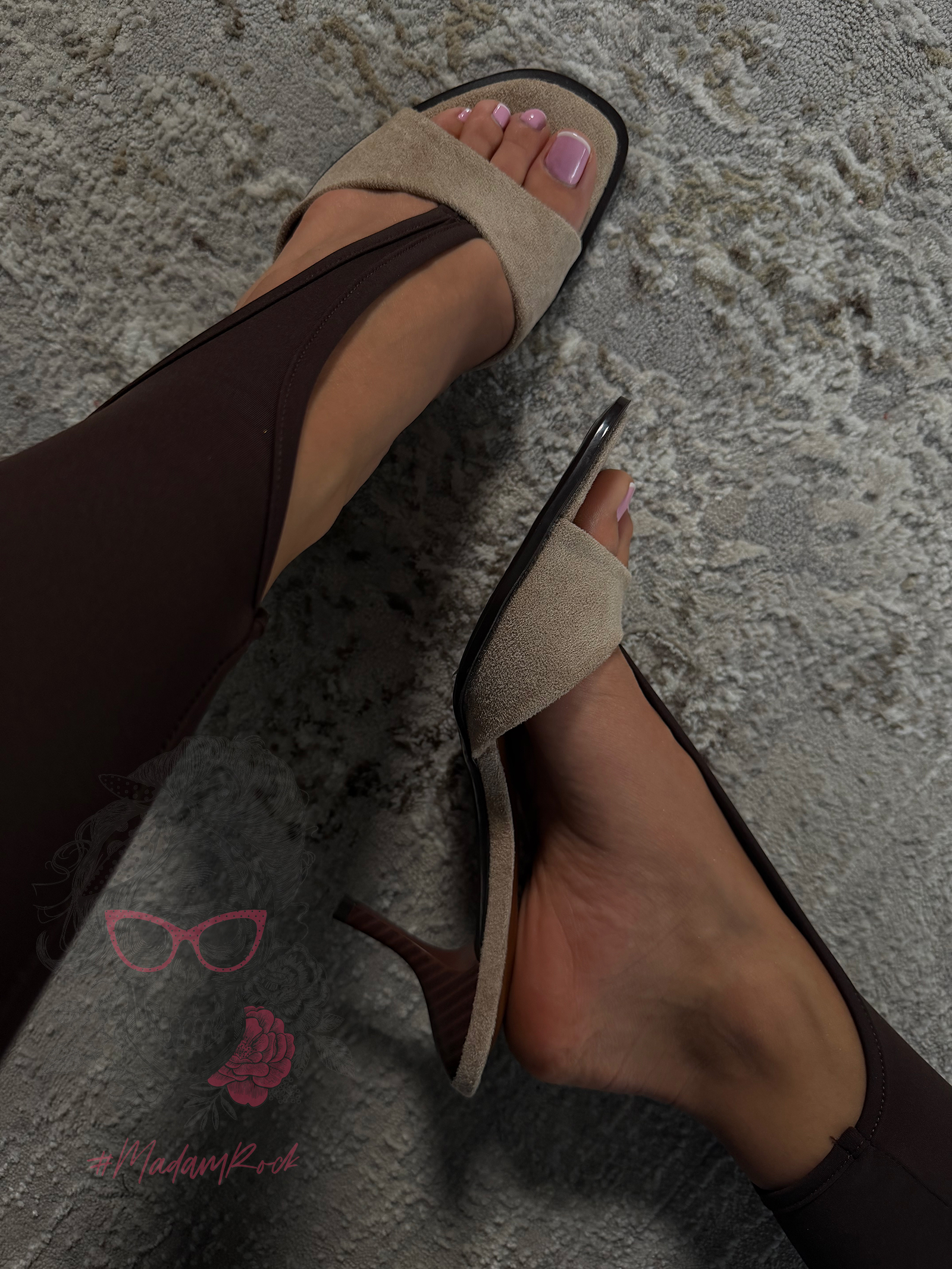 Klapki na szpilce zamszowe Casada beżowe