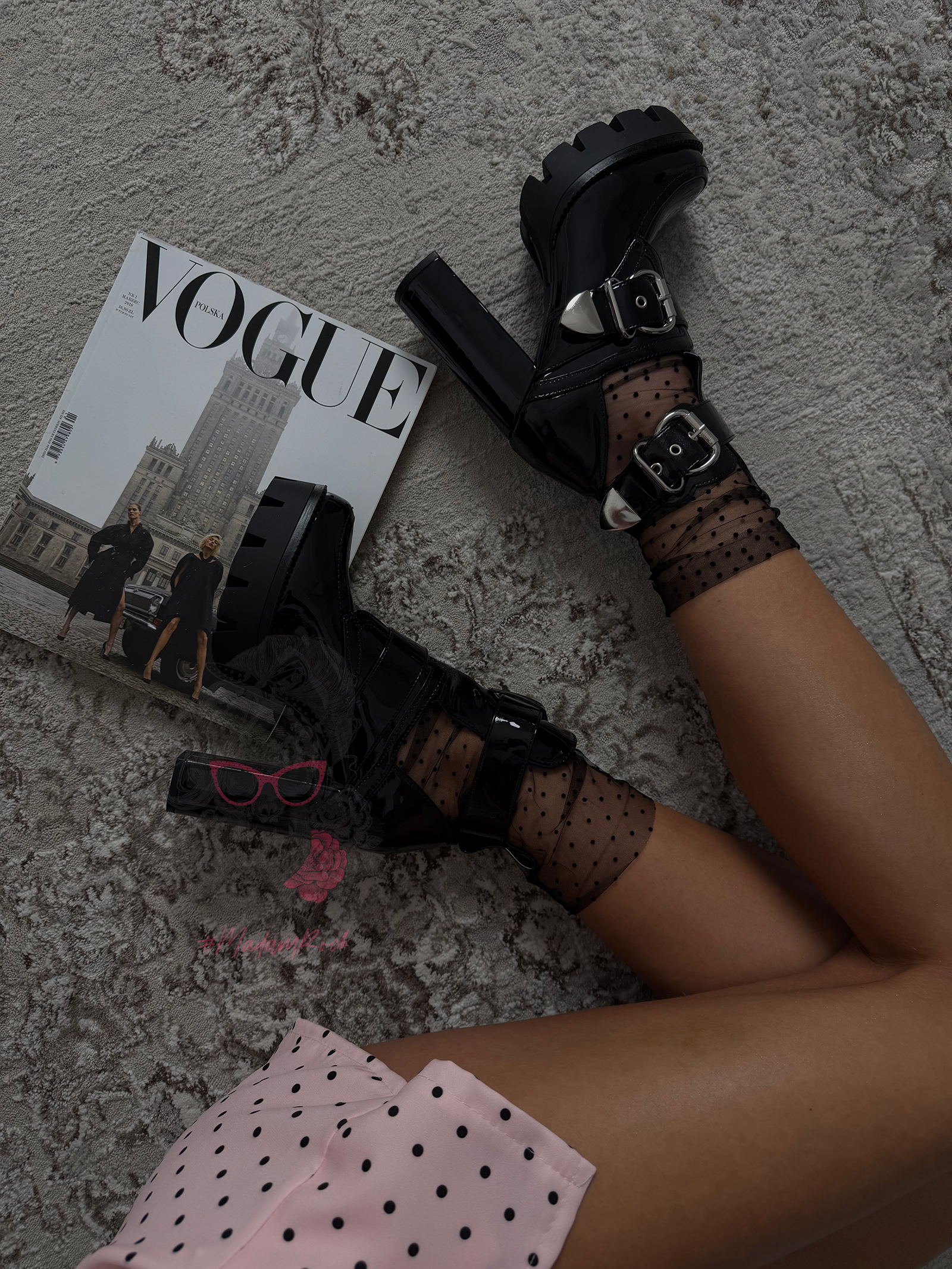 Skarpetki z siatki Adorsme czarne w groszki