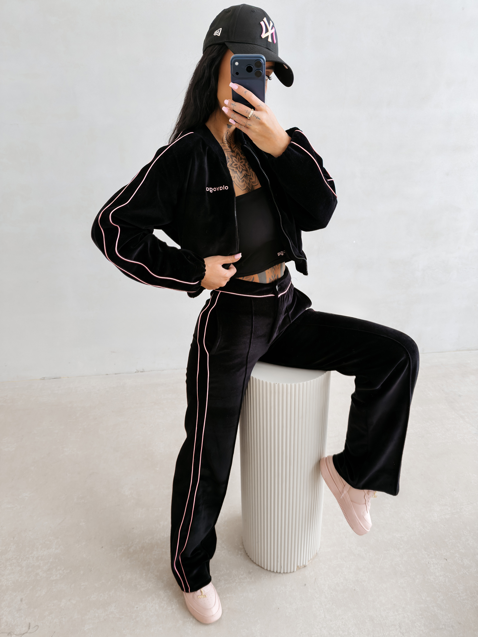 Spodnie damskie OLAVOGA VELIN czarne