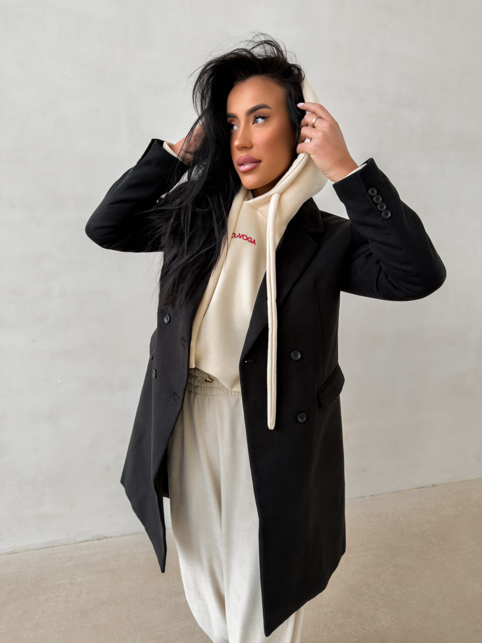 Płaszcz damski OLAVOGA FONAJ czarny