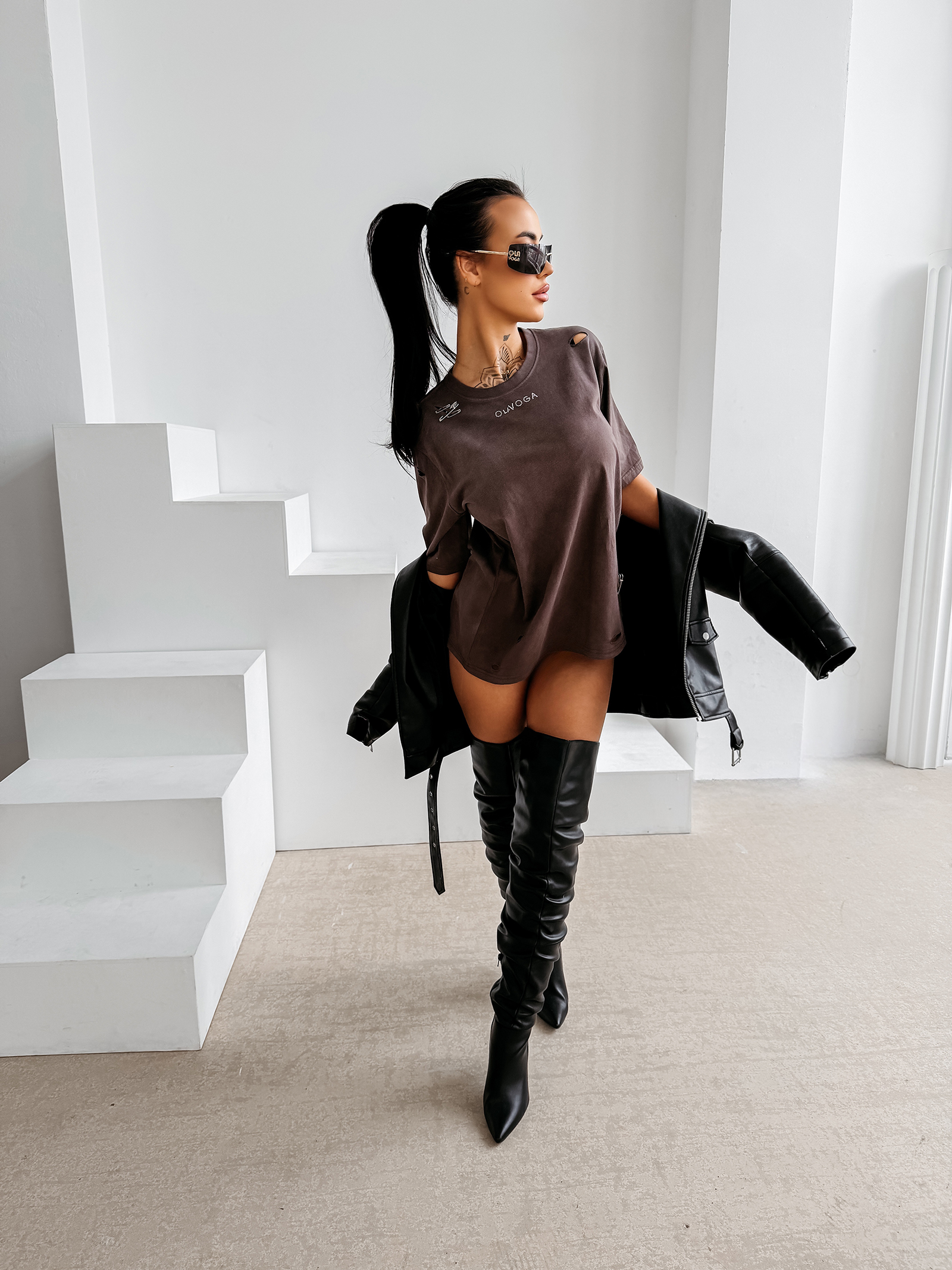 T-shirt damski OLAVOGA ZOANCE brązowy